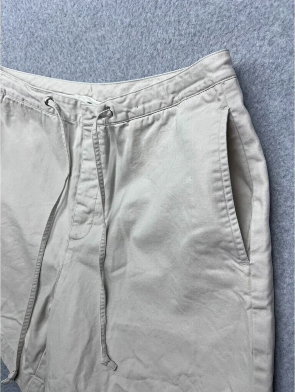 Lands End Womens Khaki Canvas Shorts 12 Regular Pull On Drawstring Cotton Casual